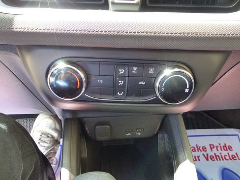Used 2024 Chevrolet TrailBlazer LS w/ LS Convenience Package FWD image 29