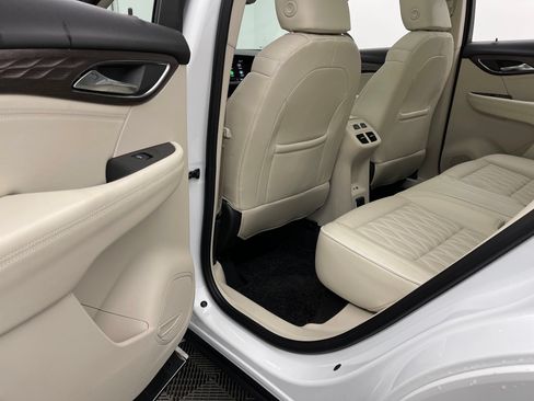 Used 2022 Buick Envision Avenir w/ Technology Package II FWD image 45