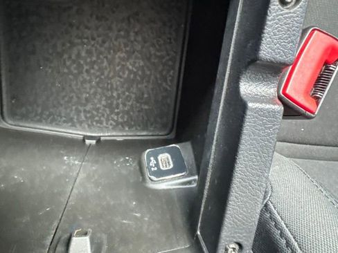 Used 2019 Jeep Wrangler Unlimited Sahara AWD/4WD image 23