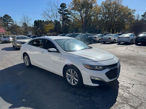 Used 2019 Chevrolet Malibu LT FWD image 3