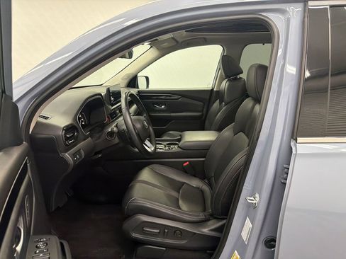 Used 2023 Honda Pilot Touring image 9