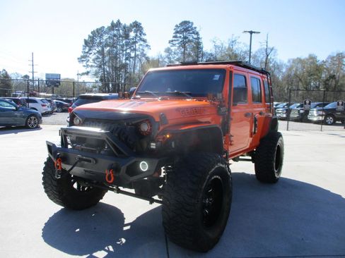 Used 2019 Jeep Wrangler Unlimited Sahara image 7