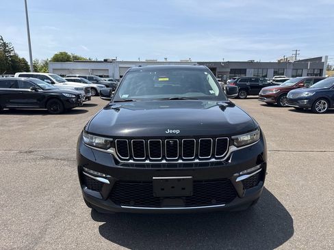 Used 2022 Jeep Grand Cherokee Limited 4xe w/ Luxury Tech Group II AWD/4WD image 8