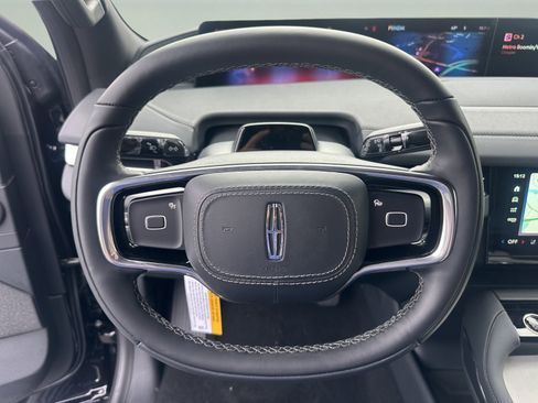 New 2026 Lincoln Navigator Reserve w/ Jet Appearance Package AWD/4WD image 13