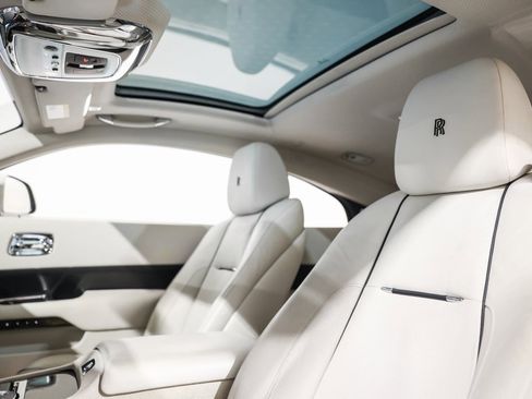 Used 2014 Rolls-Royce Wraith image 32