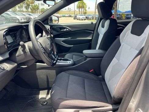 Used 2026 Chevrolet Trax RS FWD image 19