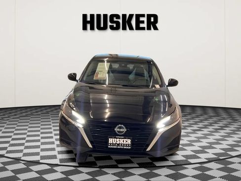 Used 2023 Nissan Altima 2.5 S FWD image 3