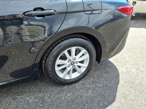 Certified 2025 Toyota Camry LE image 5