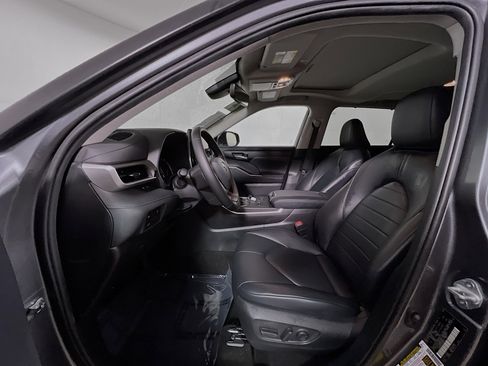 Used 2023 Toyota Highlander XLE image 15