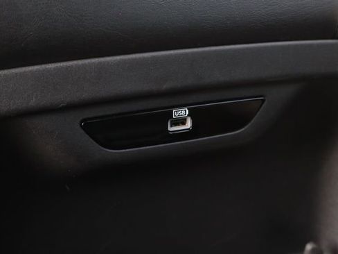 Used 2018 Chrysler Pacifica Limited FWD image 50