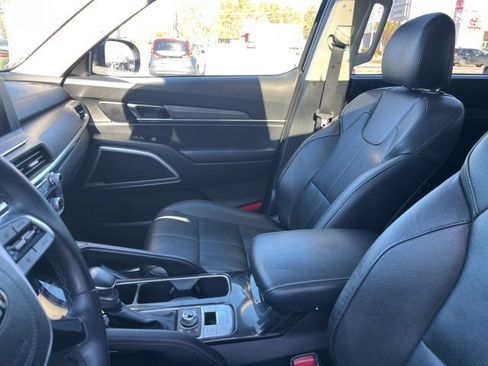 Used 2021 Kia Telluride EX w/ EX Premium Package image 10