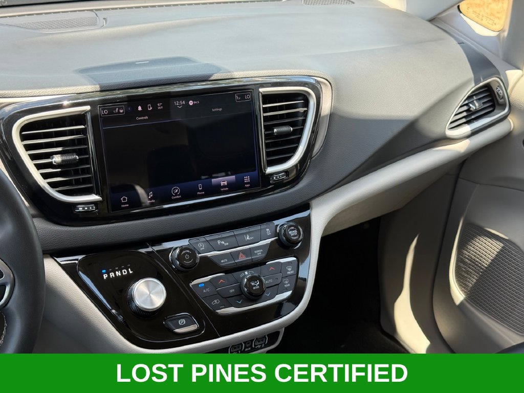 Used 2023 Chrysler Pacifica Touring-L FWD image 23