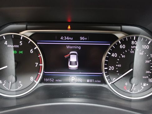 Used 2025 Nissan Sentra SV FWD image 31