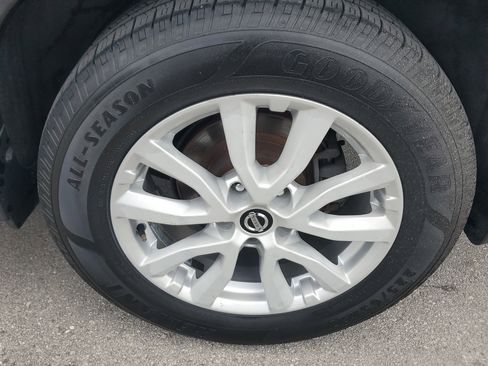 Used 2017 Nissan Rogue SV FWD image 28