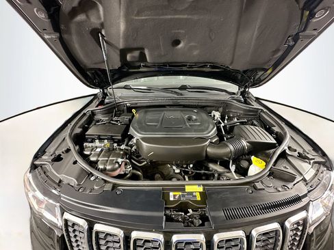 Used 2022 Jeep Grand Cherokee Laredo X AWD/4WD image 30