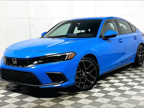 Used 2024 Honda Civic Sport Touring image 2