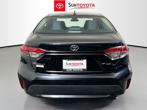 Used 2022 Toyota Corolla LE image 5