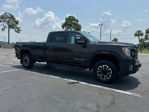 Used 2020 GMC Sierra 3500 AT4 w/ Technology Package AWD/4WD image 4