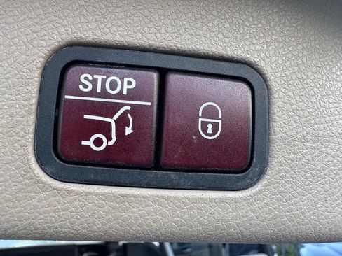 Used 2014 Mercedes-Benz GL 450 4MATIC w/ Lighting Package image 47