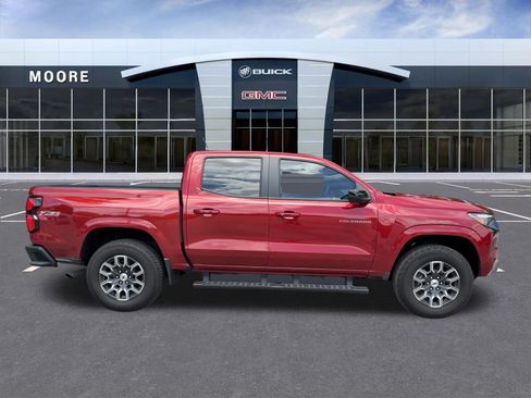 Used 2023 Chevrolet Colorado Z71 w/ Z71 Convenience Package 2 AWD/4WD image 2