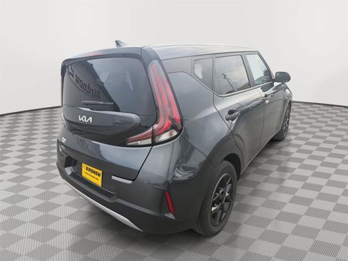 Used 2023 Kia Soul LX w/ LX Technology Package FWD image 9