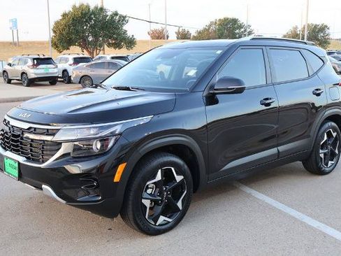 Used 2025 Kia Seltos S FWD image 3