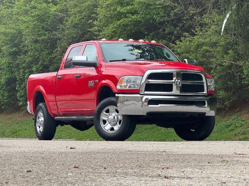 Used 2016 RAM 2500 Tradesman w/ Chrome Appearance Group AWD/4WD image 2