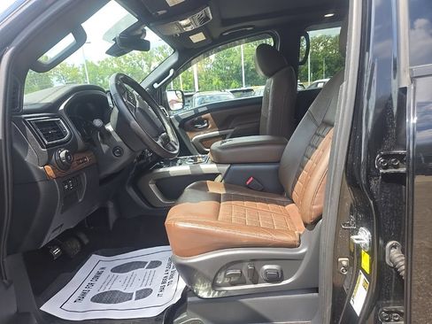Used 2023 Nissan Titan Platinum Reserve w/ Moonroof Package AWD/4WD image 9