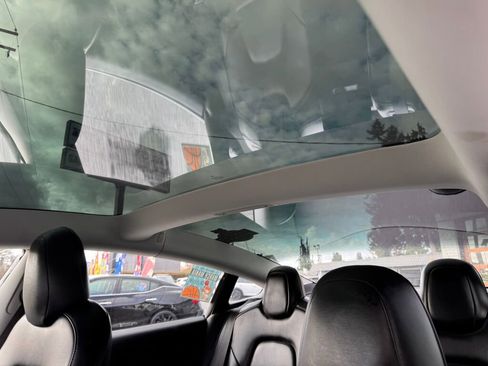 Used 2018 Tesla Model 3 Long Range image 29