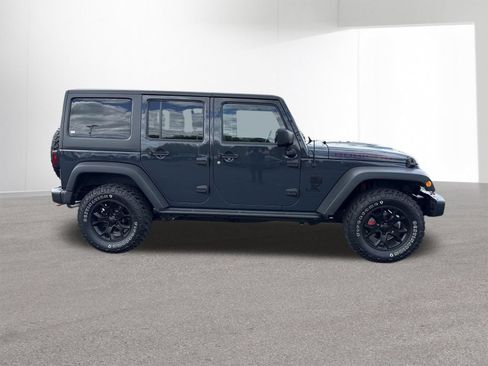Used 2016 Jeep Wrangler Unlimited Rubicon AWD/4WD image 9