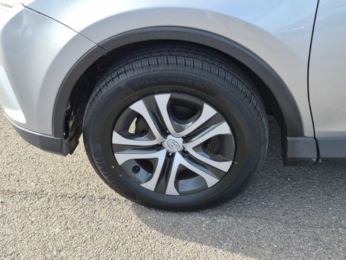 Used 2018 Toyota RAV4 LE w/ All Weather Liner Package AWD/4WD image 11