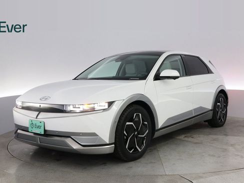 Used 2024 Hyundai Ioniq 5 Limited image 2