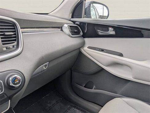 Used 2020 Kia Sorento SX image 15