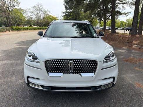 Used 2023 Lincoln Aviator Reserve w/ Equipment Group 201A image 9