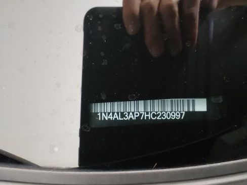 Used 2017 Nissan Altima 2.5 SR w/ Midnight Edition Package FWD image 15