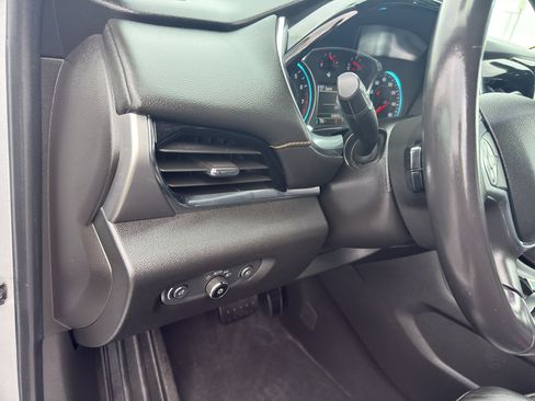 Used 2018 Chevrolet Traverse RS FWD image 14