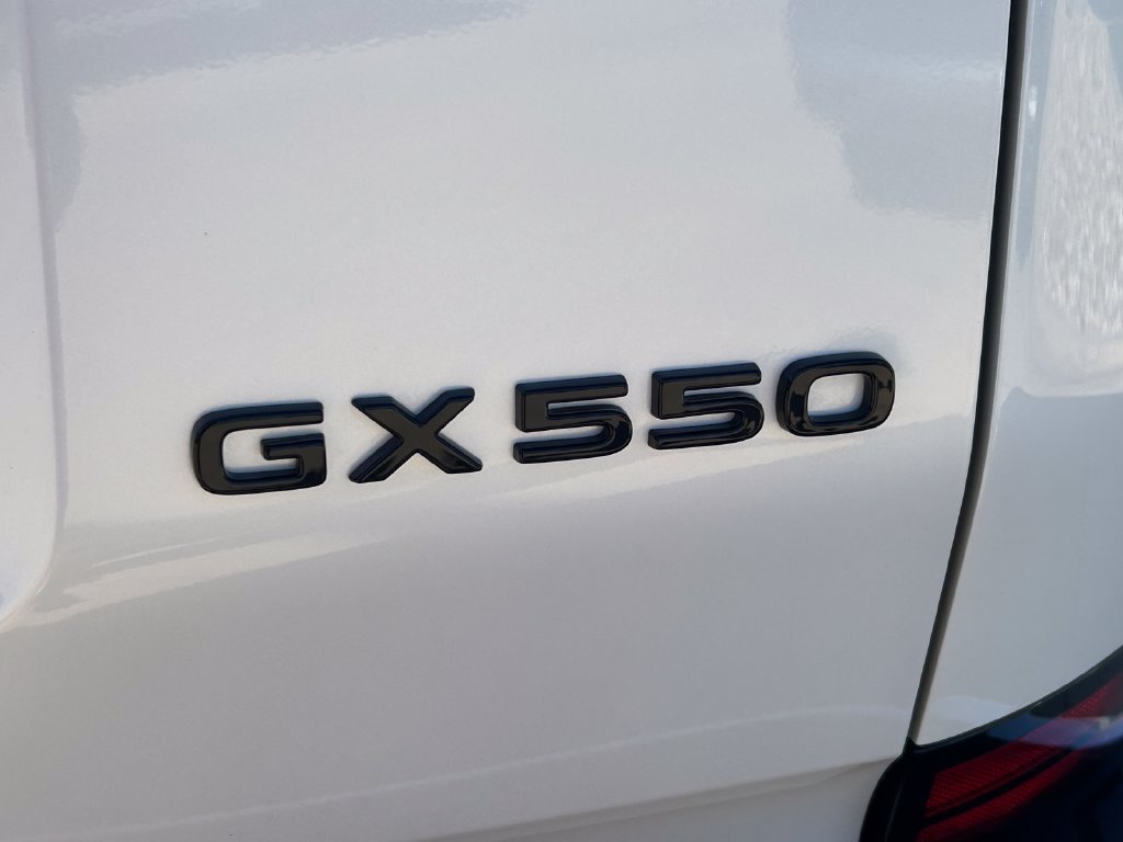 Used 2025 Lexus GX 550 w/ Accessory Package (31) AWD/4WD image 13