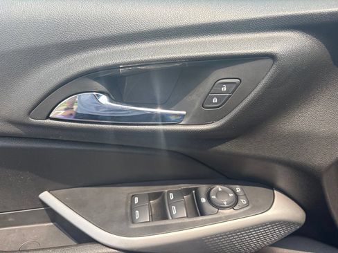 Used 2024 Chevrolet Trax RS FWD image 10
