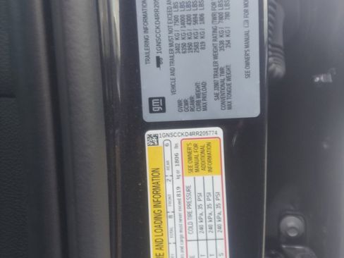 Used 2024 Chevrolet Suburban LT image 10