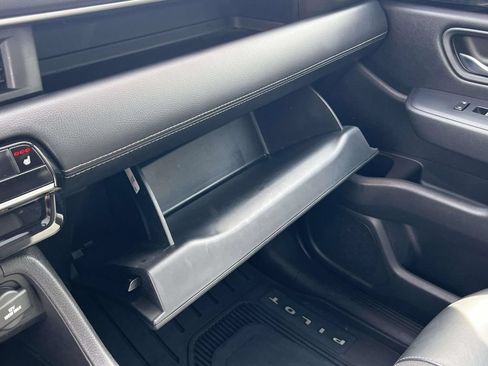 Used 2023 Honda Pilot Touring image 39