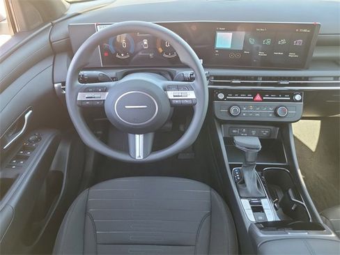 New 2025 Hyundai Santa Cruz SE image 7
