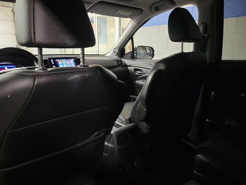 Certified 2022 Honda Pilot Touring image 11