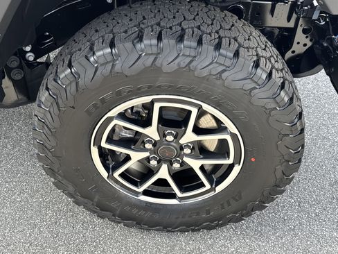 New 2026 Jeep Wrangler Unlimited Rubicon w/ Steel Bumper Group image 16