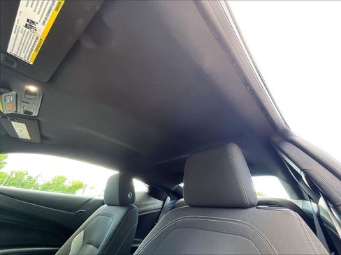 Used 2020 Chevrolet Camaro LT RWD image 7
