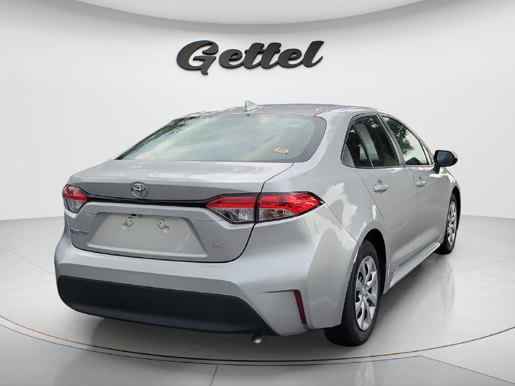 Used 2024 Toyota Corolla LE FWD image 9
