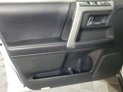 Used 2018 Toyota 4Runner SR5 RWD image 17
