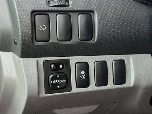 Used 2015 Toyota Tacoma PreRunner w/ SR5 Package RWD image 10
