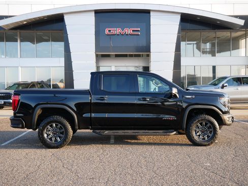 Used 2024 GMC Sierra 1500 AT4X image 2