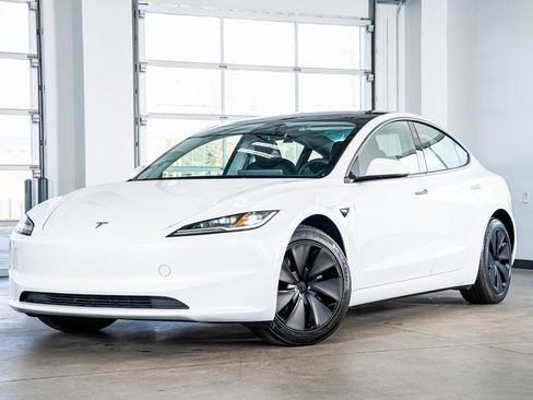 Used 2025 Tesla Model 3 Long Range image 2