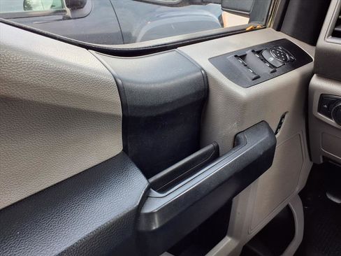 Used 2019 Ford F250 XL w/ Power Equipment Group image 19